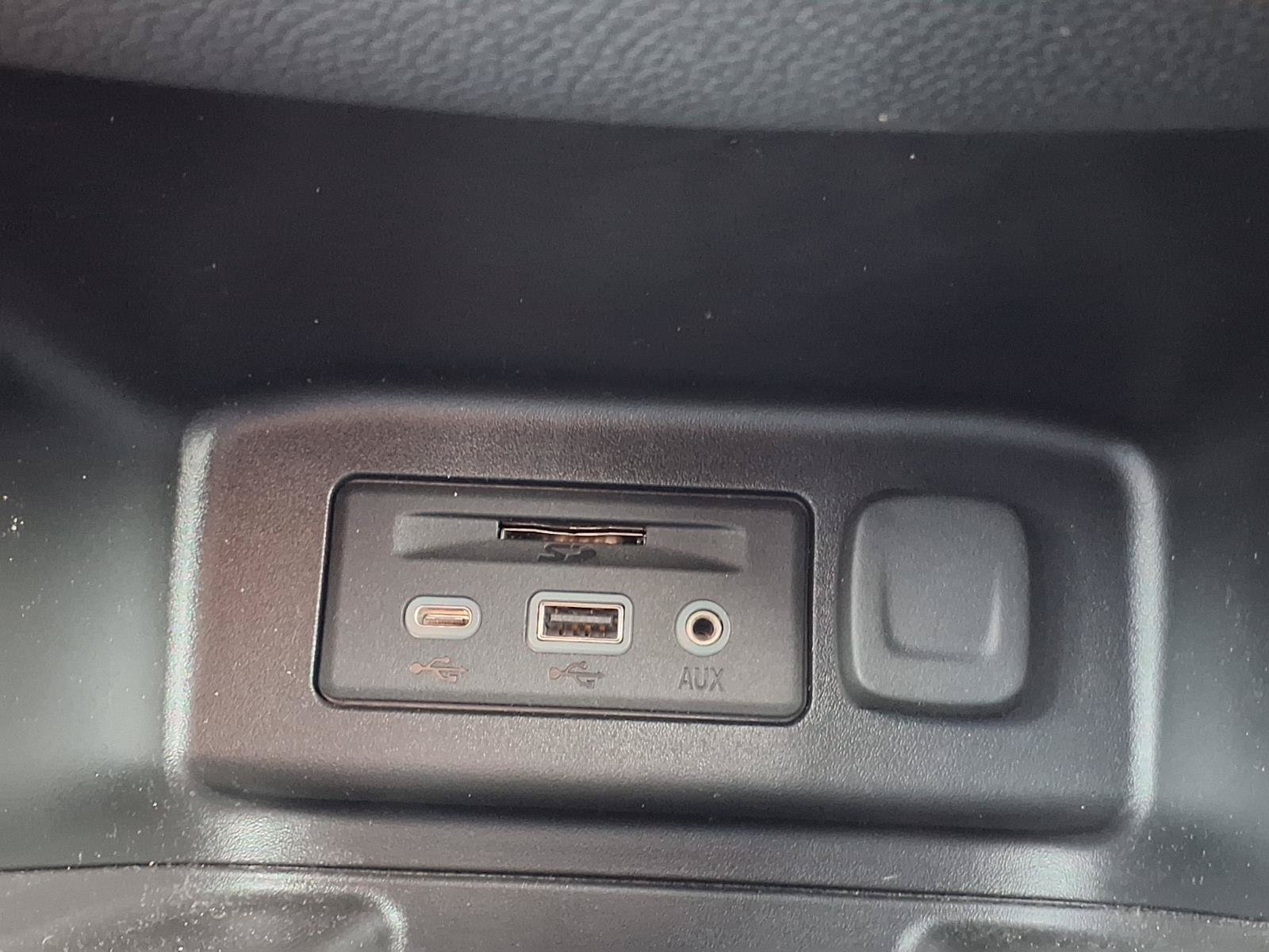 Used 2022 Chevrolet Equinox Premier FWD image 7