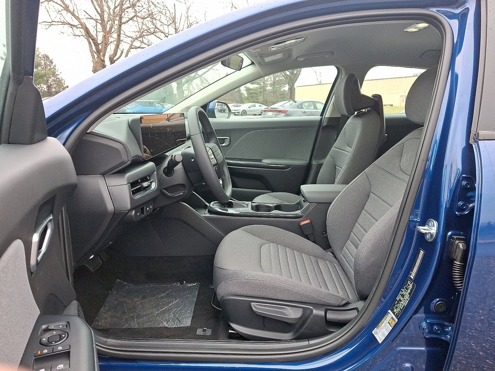 New 2025 Kia K4 EX image 9