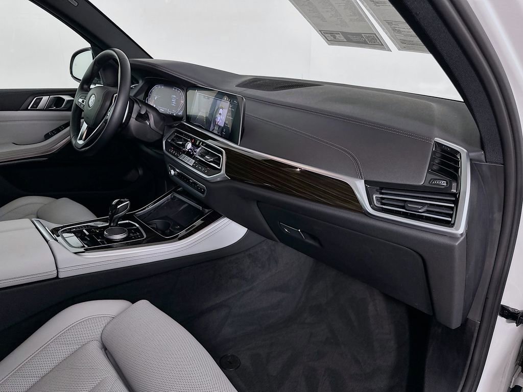 Certified 2023 BMW X5 xDrive40i w/ Parking Assistance Package image 30