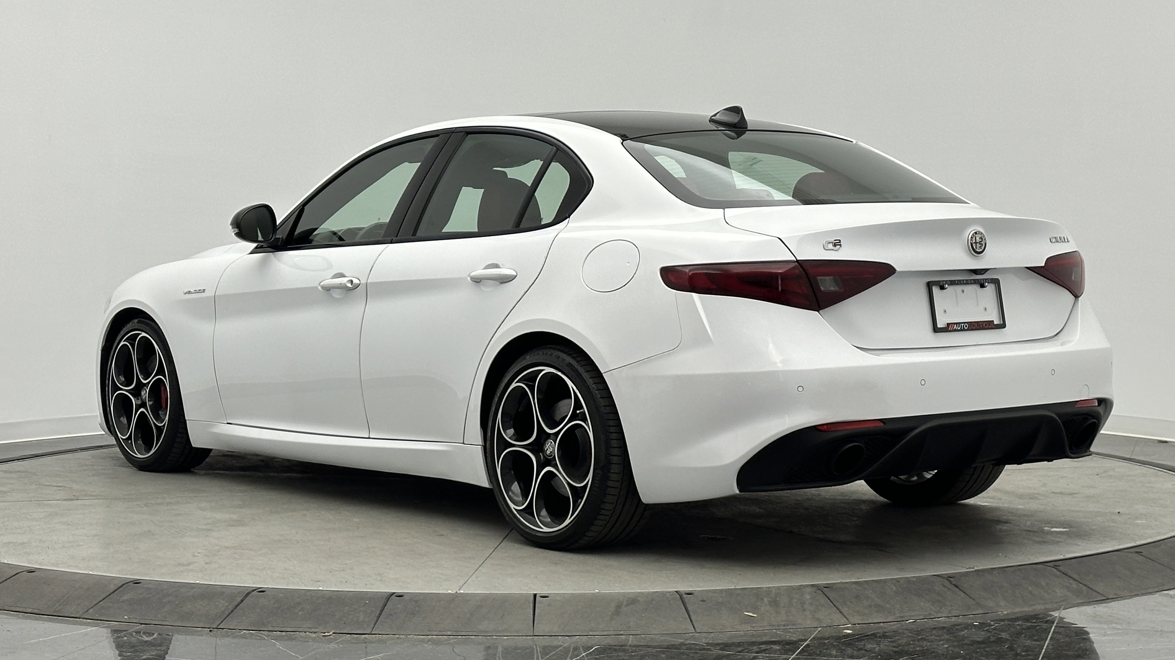 Used 2022 Alfa Romeo Giulia Veloce image 6