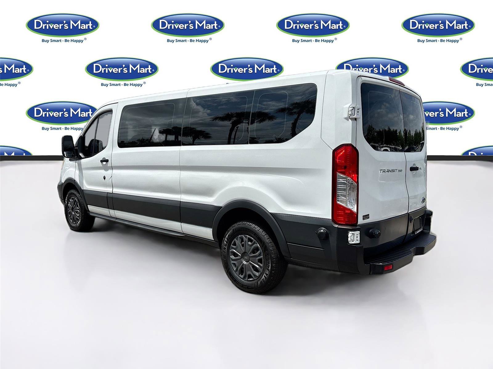 Used 2017 Ford Transit 350 XLT RWD image 5