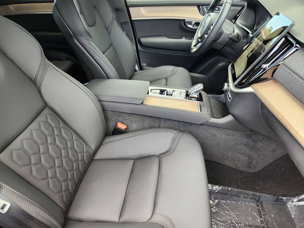New 2026 Volvo XC90 B6 Plus w/ Protection Package AWD/4WD image 5