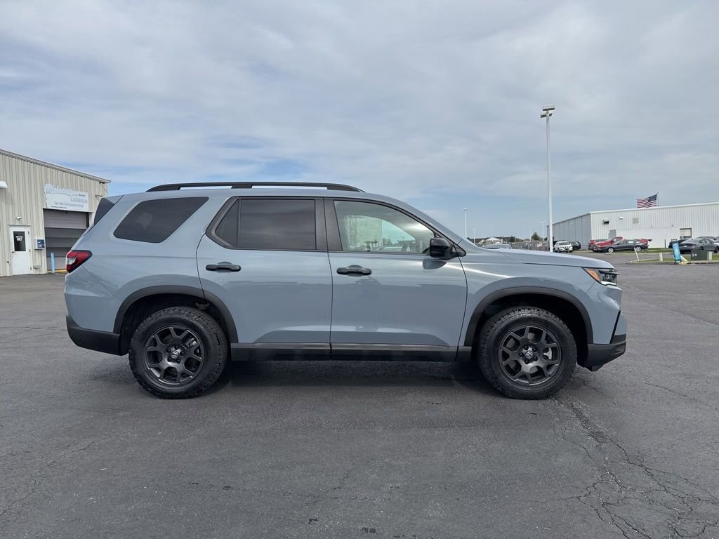 Used 2024 Honda Pilot TrailSport image 8