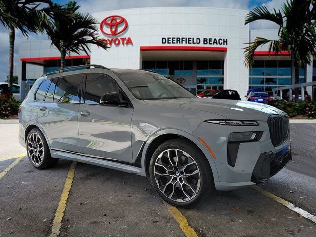 Used 2025 BMW X7 M60i AWD/4WD video 1