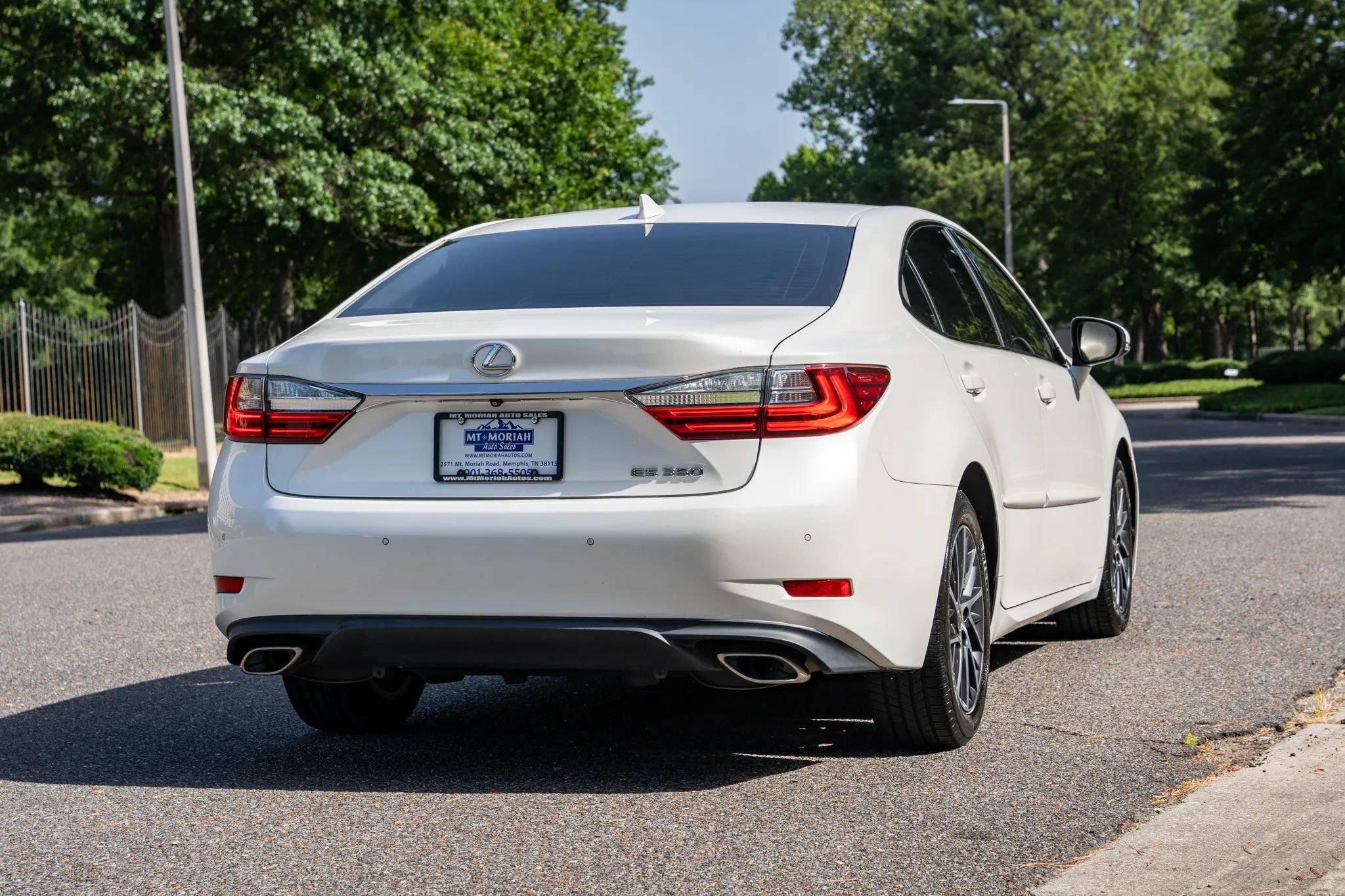 Used 2017 Lexus ES 350 w/ Luxury Package FWD image 6