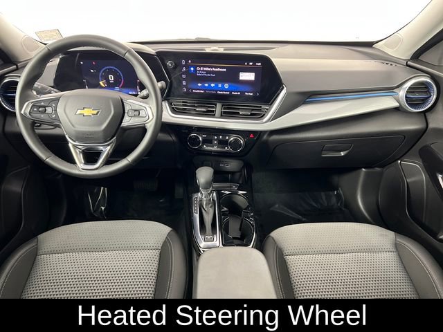 Used 2025 Chevrolet Trax LT w/ LT Convenience Package image 14