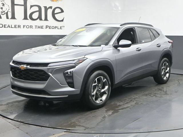 Used 2025 Chevrolet Trax LT FWD image 38