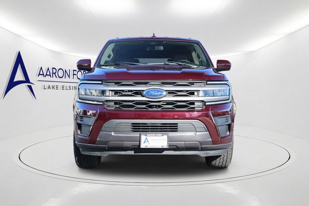 Used 2024 Ford Expedition XLT RWD image 2
