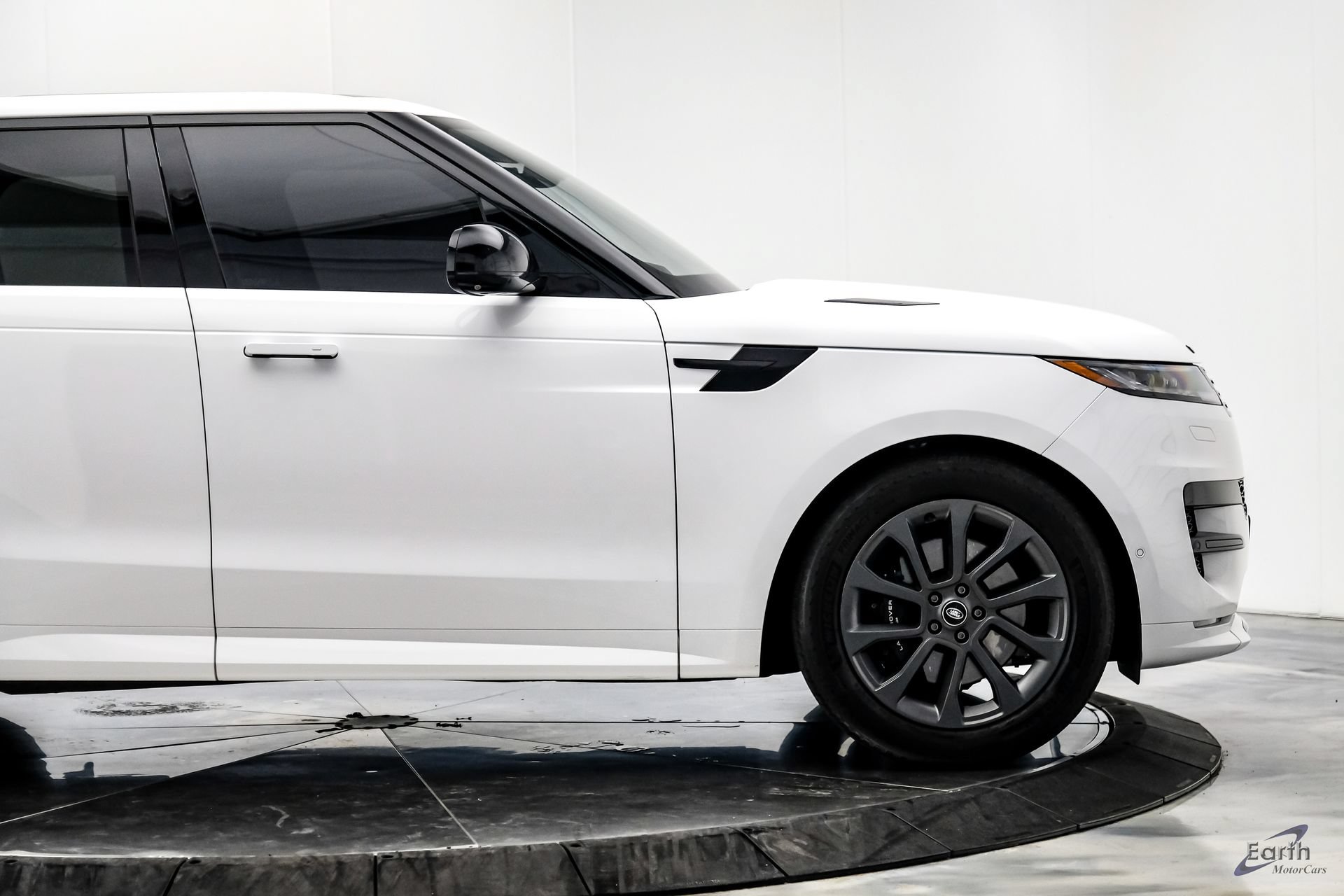 Used 2024 Land Rover Range Rover Sport Dynamic SE AWD/4WD image 21