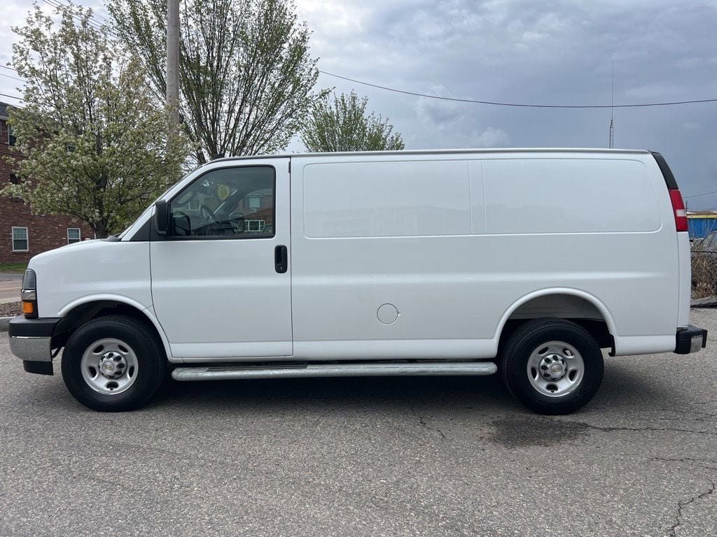 Used 2024 Chevrolet Express 2500 w/ Driver Convenience Package RWD image 2