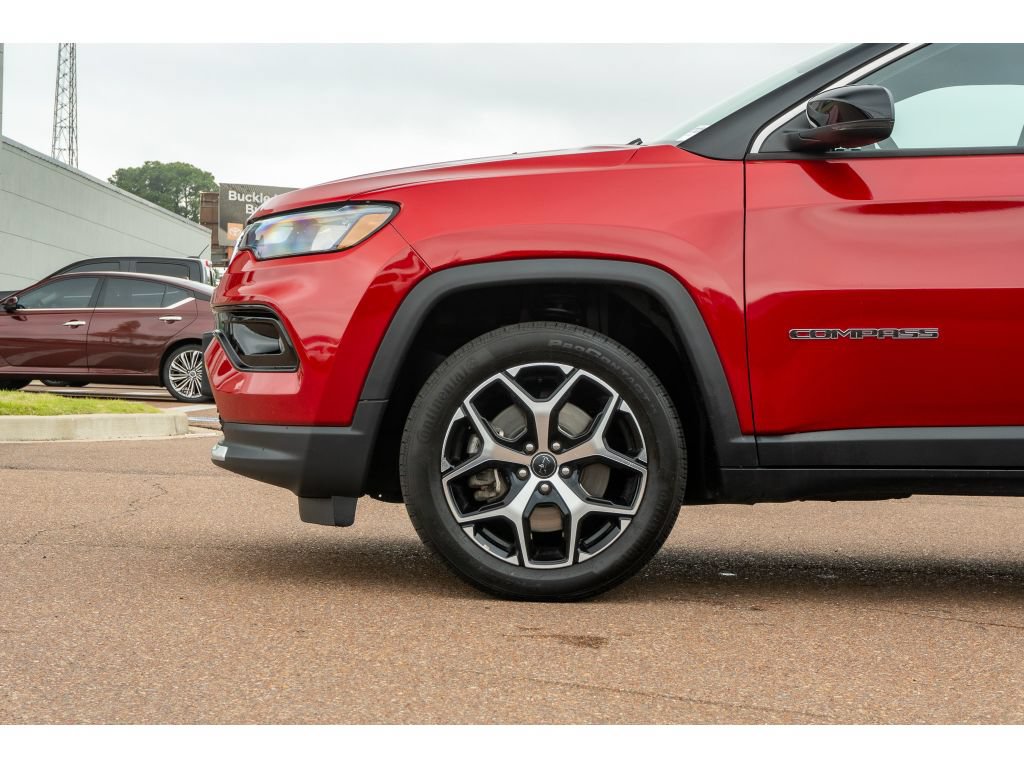 Used 2025 Jeep Compass Limited AWD/4WD image 10