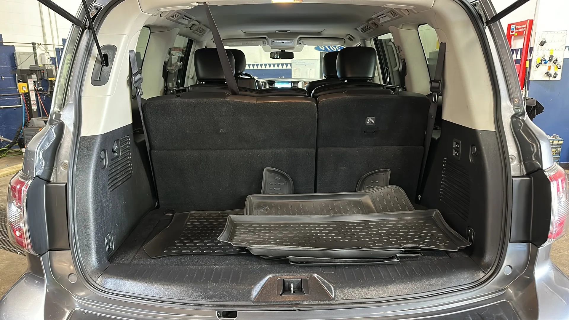 Used 2019 Nissan Armada SL w/ Premium Package image 17