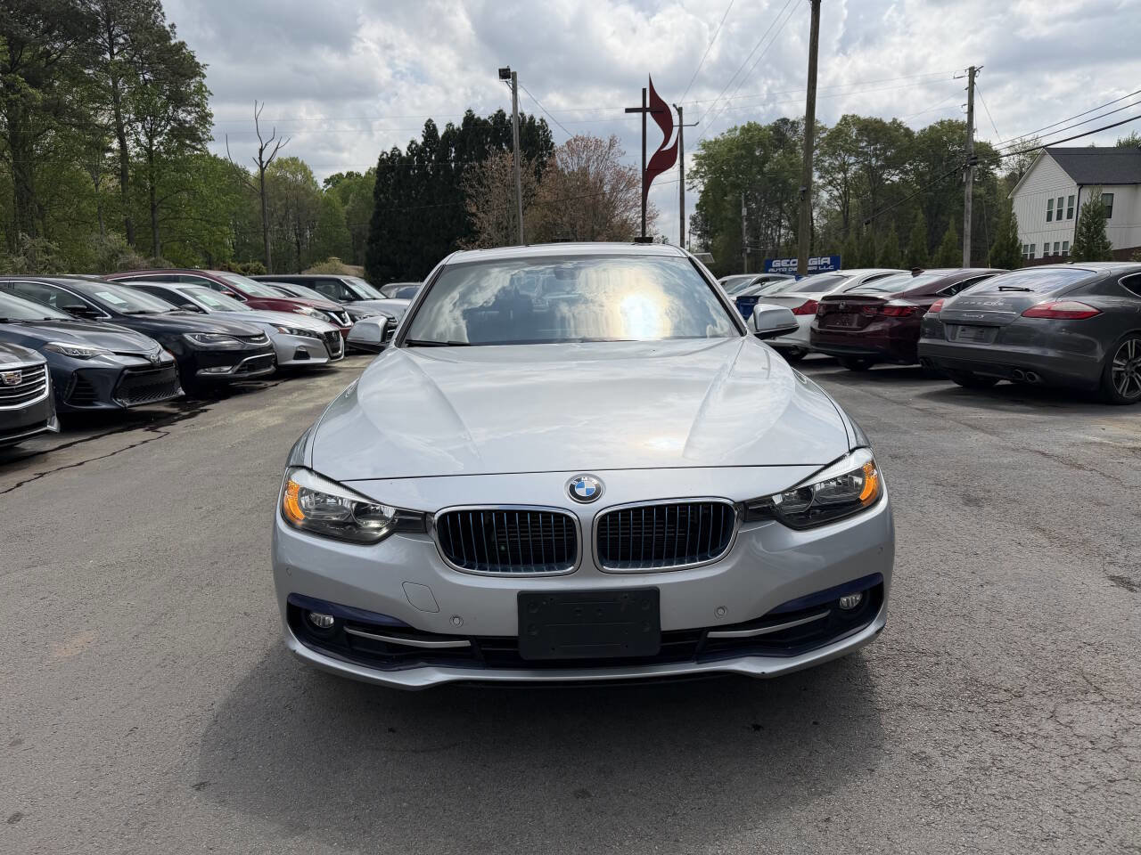 Used 2017 BMW 330e image 2