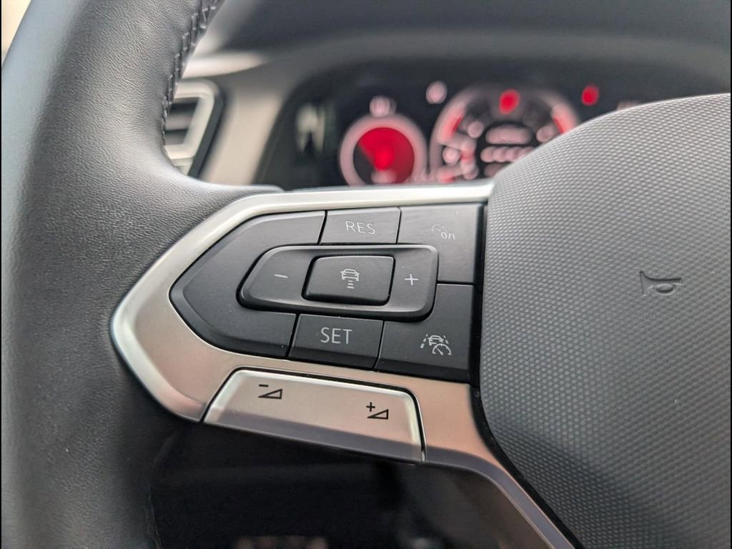 Certified 2025 Volkswagen Atlas Peak Edition SE AWD/4WD image 13