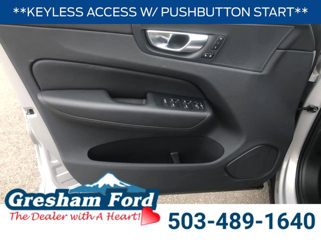 Used 2025 Volvo XC60 B5 Plus AWD/4WD image 12