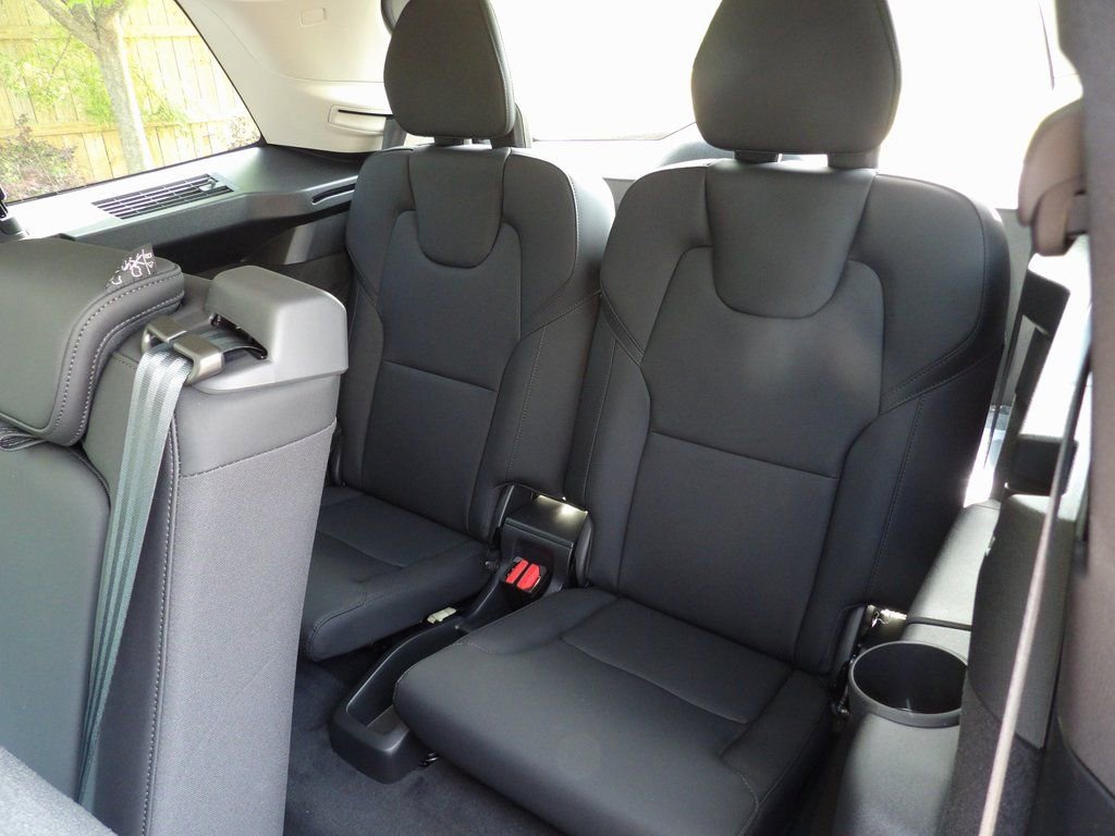 New 2025 Volvo XC90 T8 Plus w/ Protection Package Premier image 15