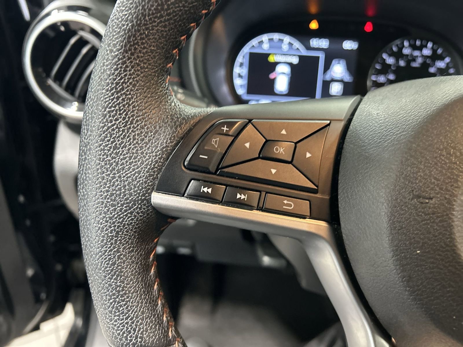 Certified 2022 Nissan Kicks SR w/ Premium Package FWD image 21