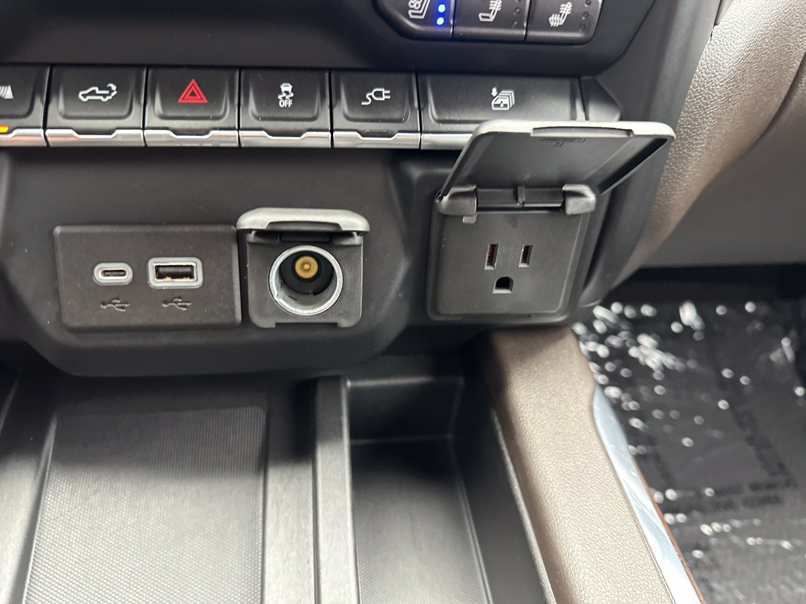 Used 2020 GMC Sierra 3500 Denali w/ Technology Package AWD/4WD image 75