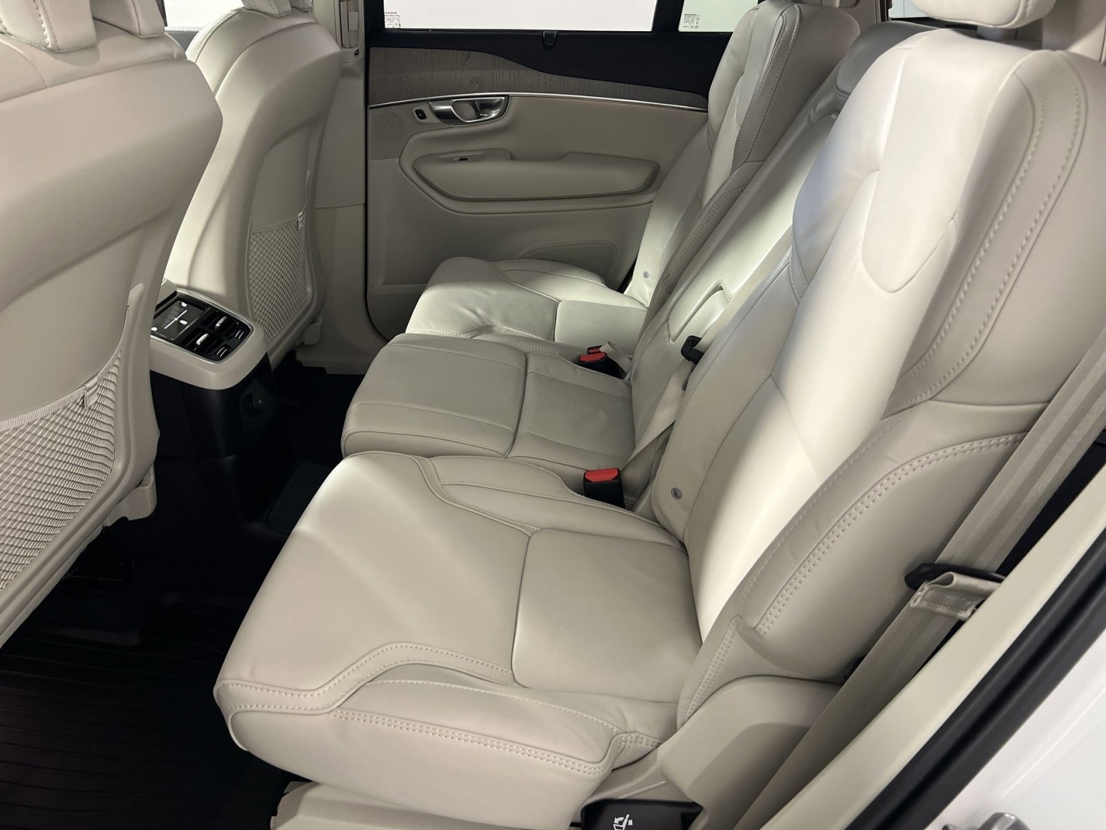 Used 2025 Volvo XC90 T8 Ultra image 25