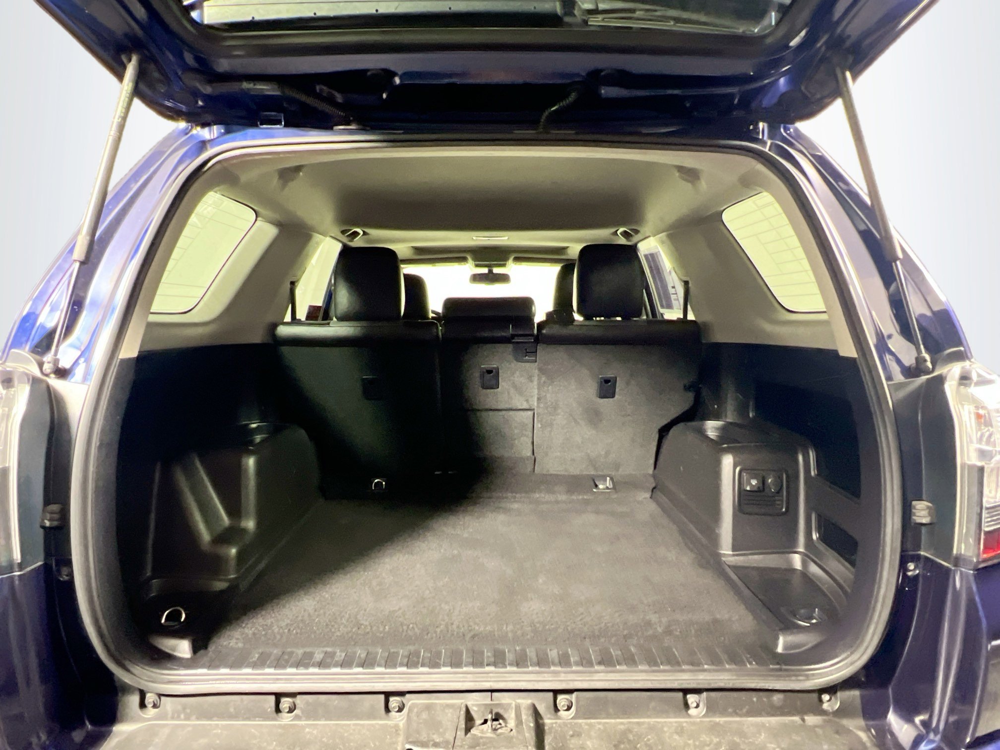 Used 2018 Toyota 4Runner SR5 Premium image 33