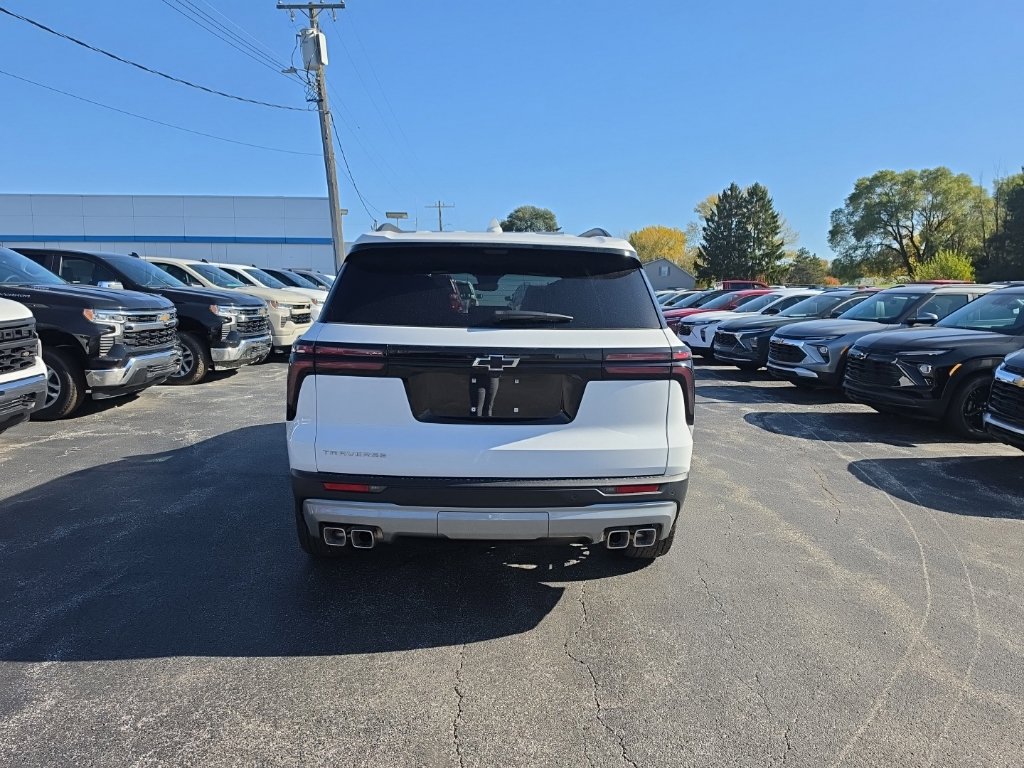 New 2027 Chevrolet Traverse LT w/ Driver Confidence Package FWD image 5