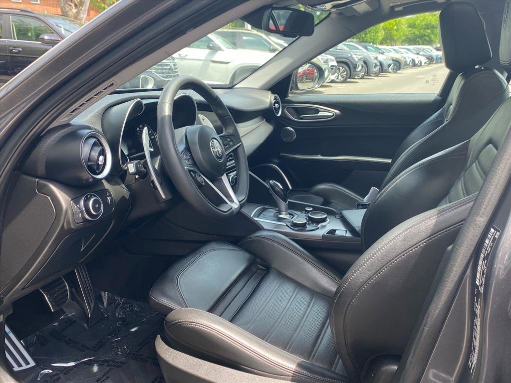 Used 2019 Alfa Romeo Giulia Ti Sport w/ Quick Order Package 22S Sport AWD/4WD image 12