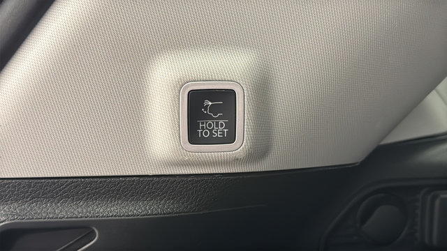 Used 2022 Jeep Grand Cherokee Limited AWD/4WD image 29