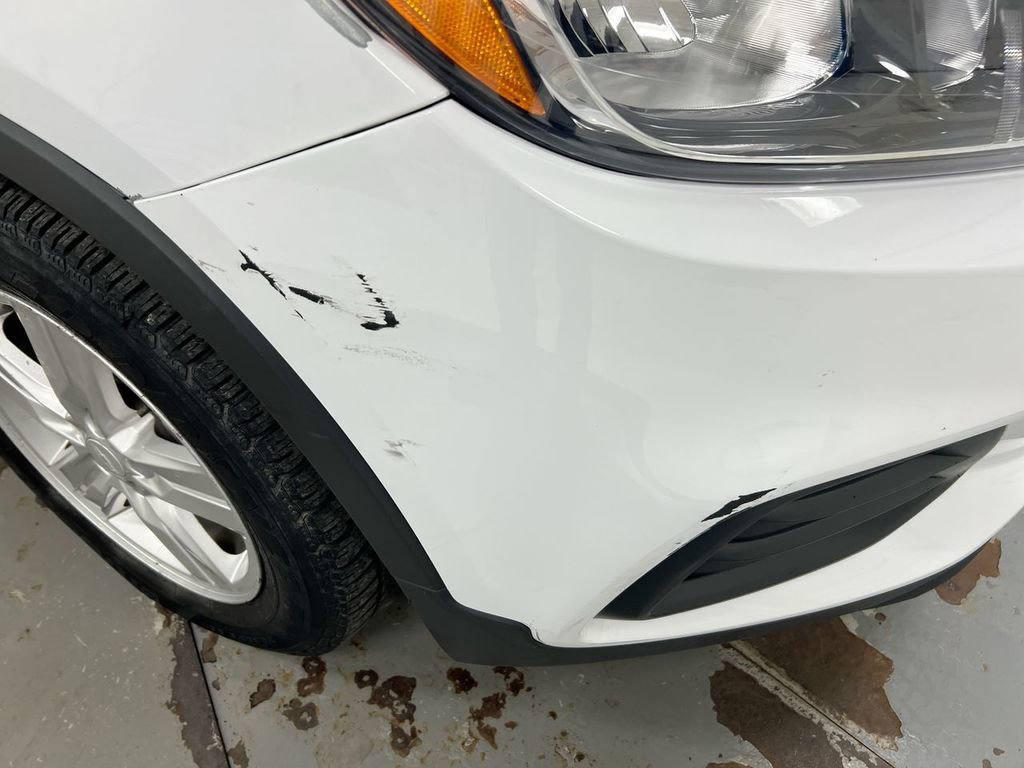 Used 2020 Chevrolet Trax LS FWD image 29