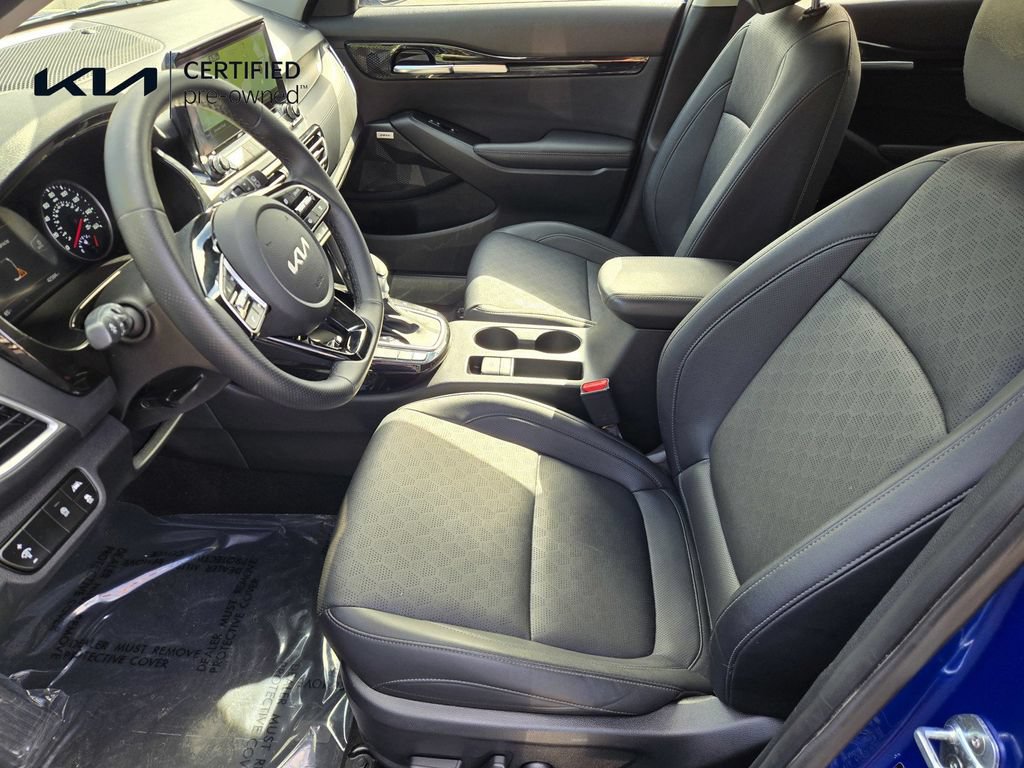 Certified 2022 Kia Seltos SX w/ Sunroof Package AWD/4WD image 16