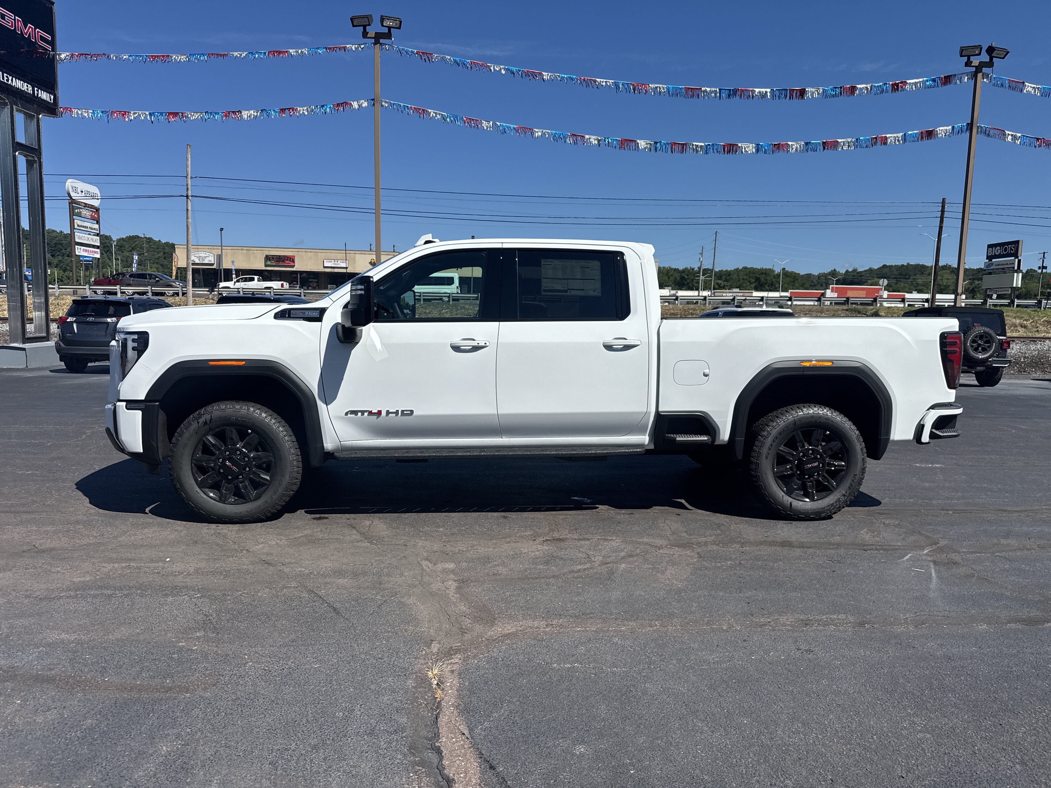New 2026 GMC Sierra 2500 AT4 w/ AT4 Premium Plus Package AWD/4WD image 7