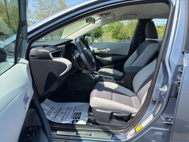 Used 2025 Toyota Corolla LE FWD image 13