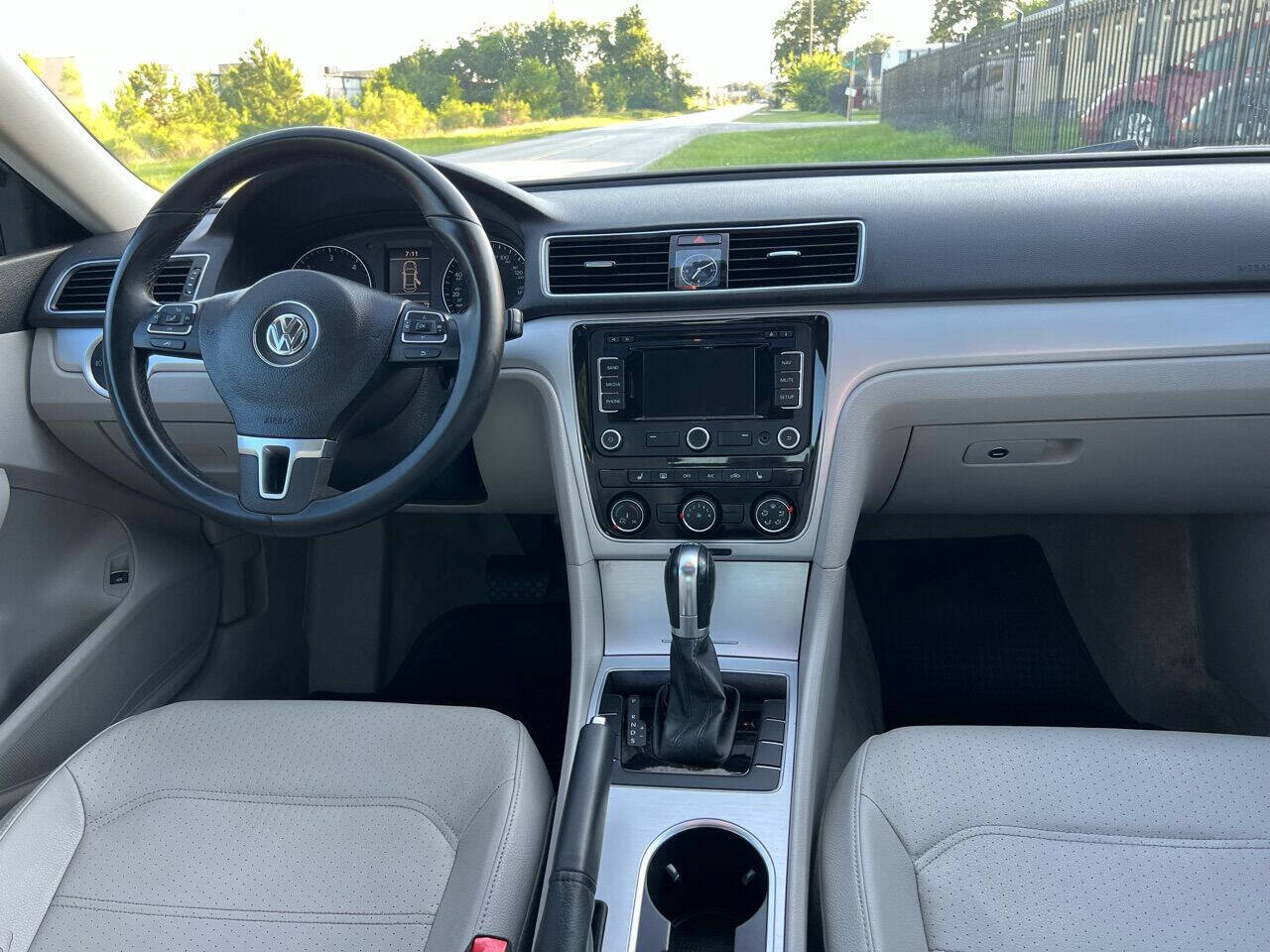 Used 2013 Volkswagen Passat TDI SE FWD image 25