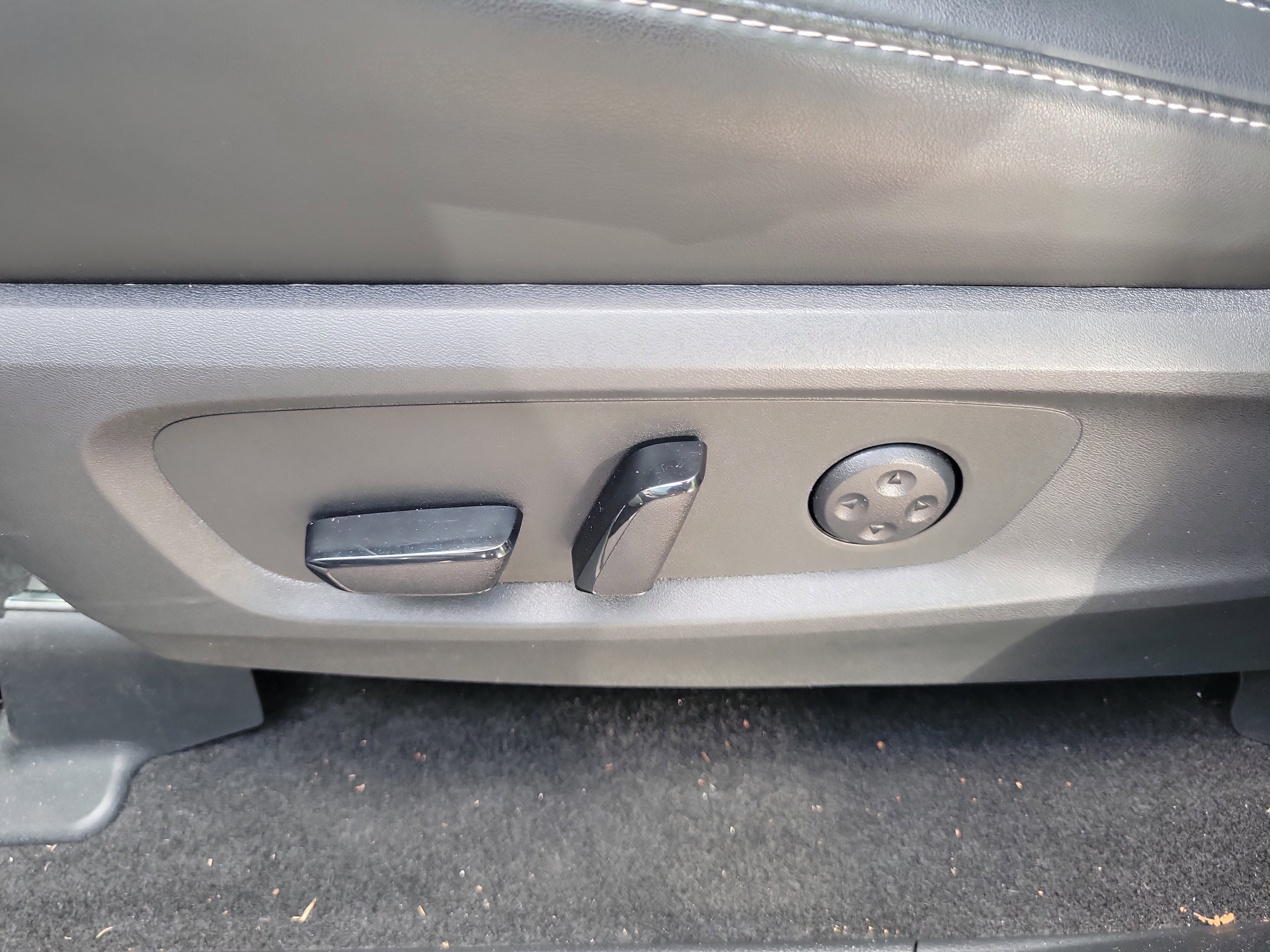 Used 2026 INFINITI QX60 Pure w/ Cargo Package image 28