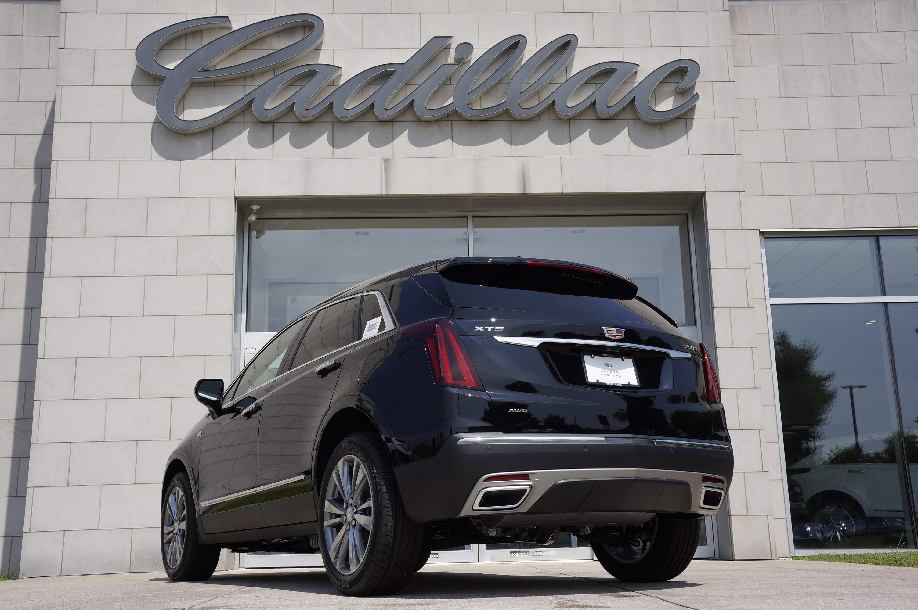 Used 2025 Cadillac XT5 Premium Luxury image 8