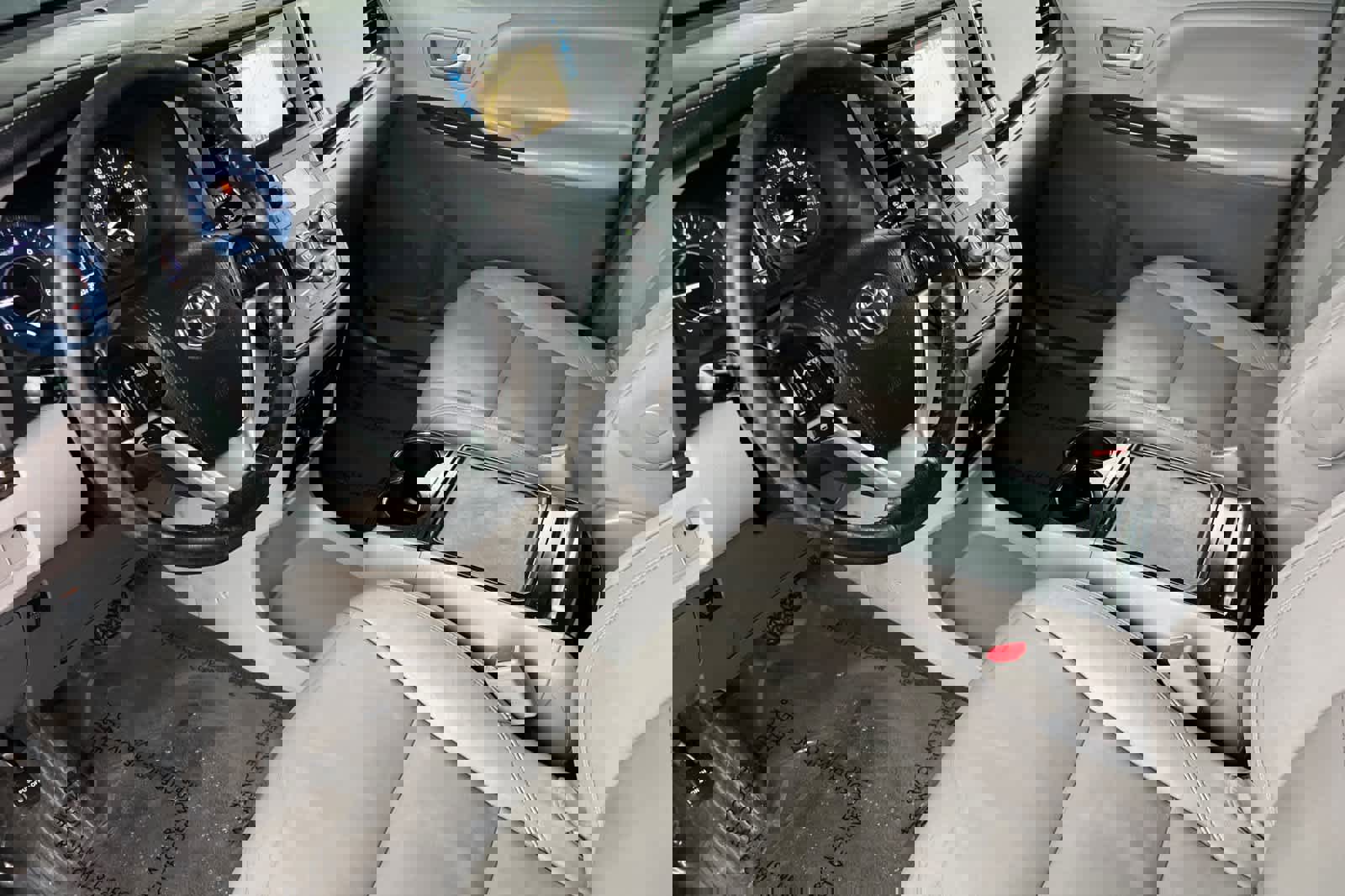 Used 2015 Toyota Sienna XLE w/ XLE Navigation Package image 11