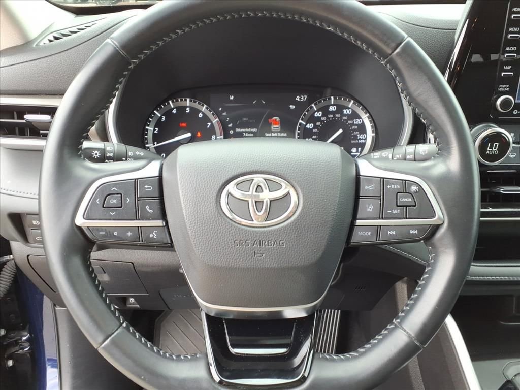 Certified 2021 Toyota Highlander XLE AWD/4WD image 23