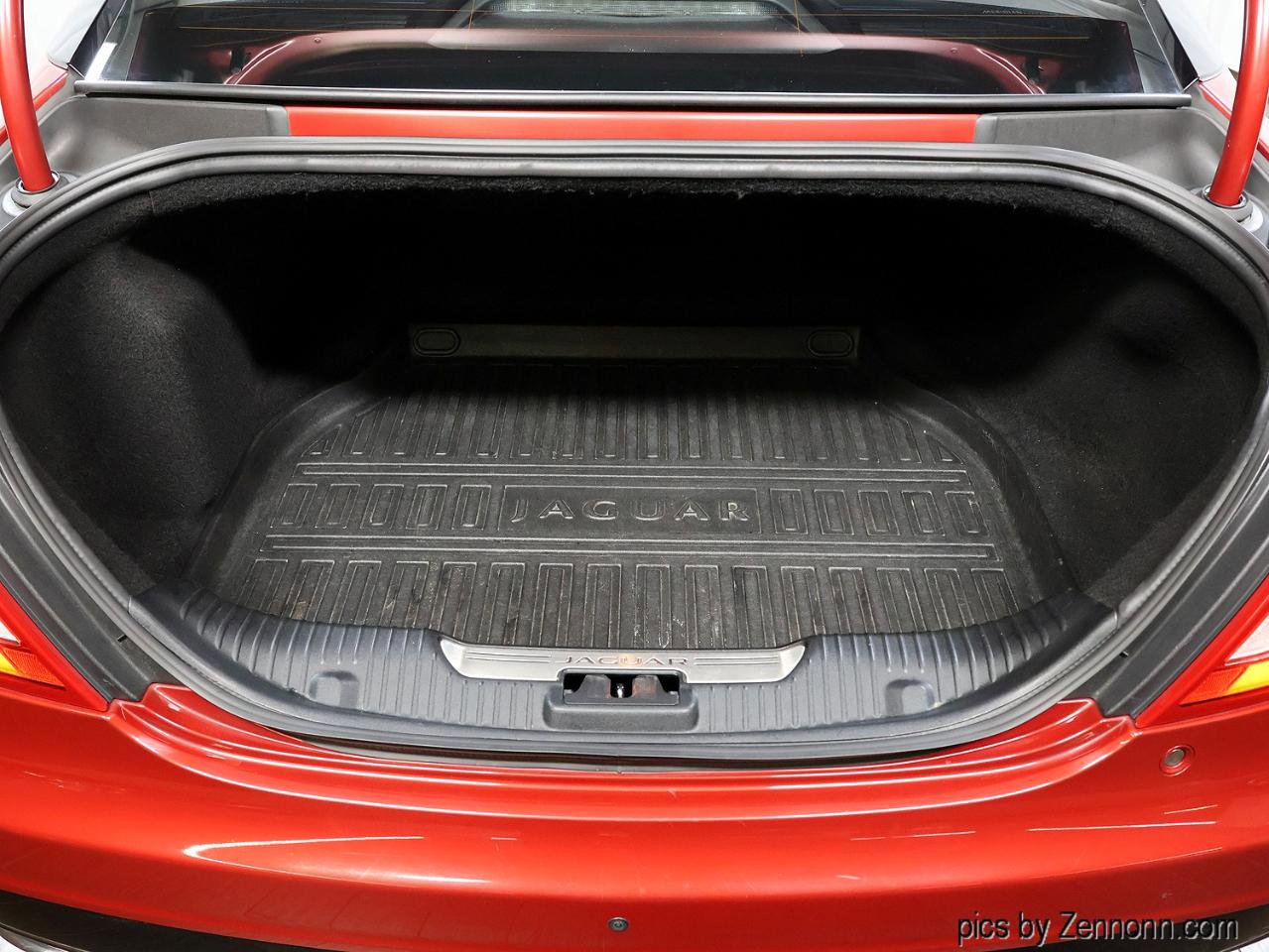 Used 2018 Jaguar XJ R-Sport image 33