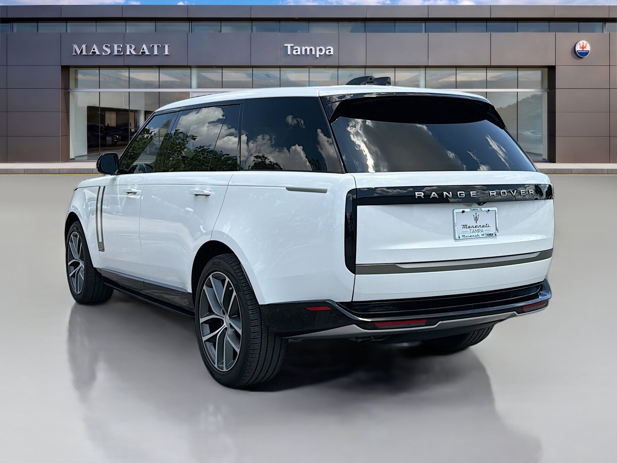 Used 2024 Land Rover Range Rover Long Wheelbase Autobiography AWD/4WD image 5