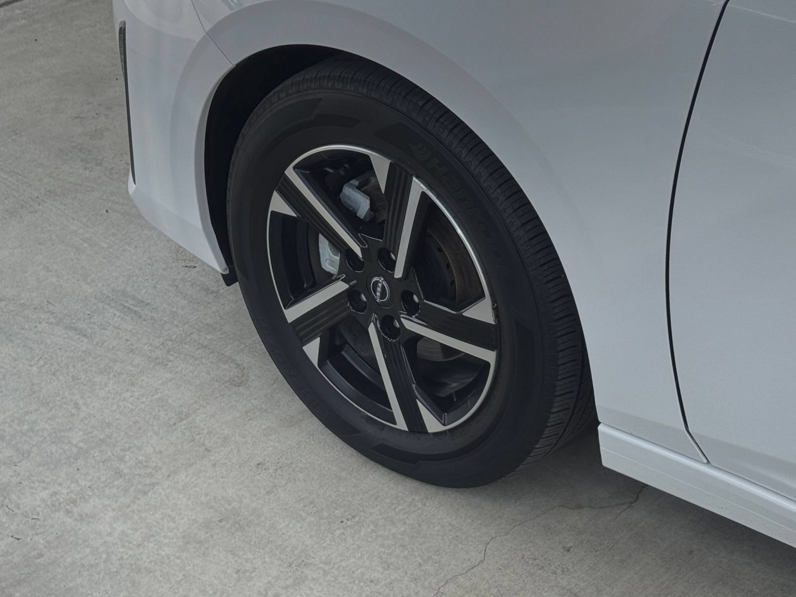 Used 2025 Nissan Sentra SV FWD image 24