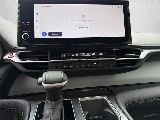 Used 2025 Toyota Sienna XLE AWD/4WD image 21