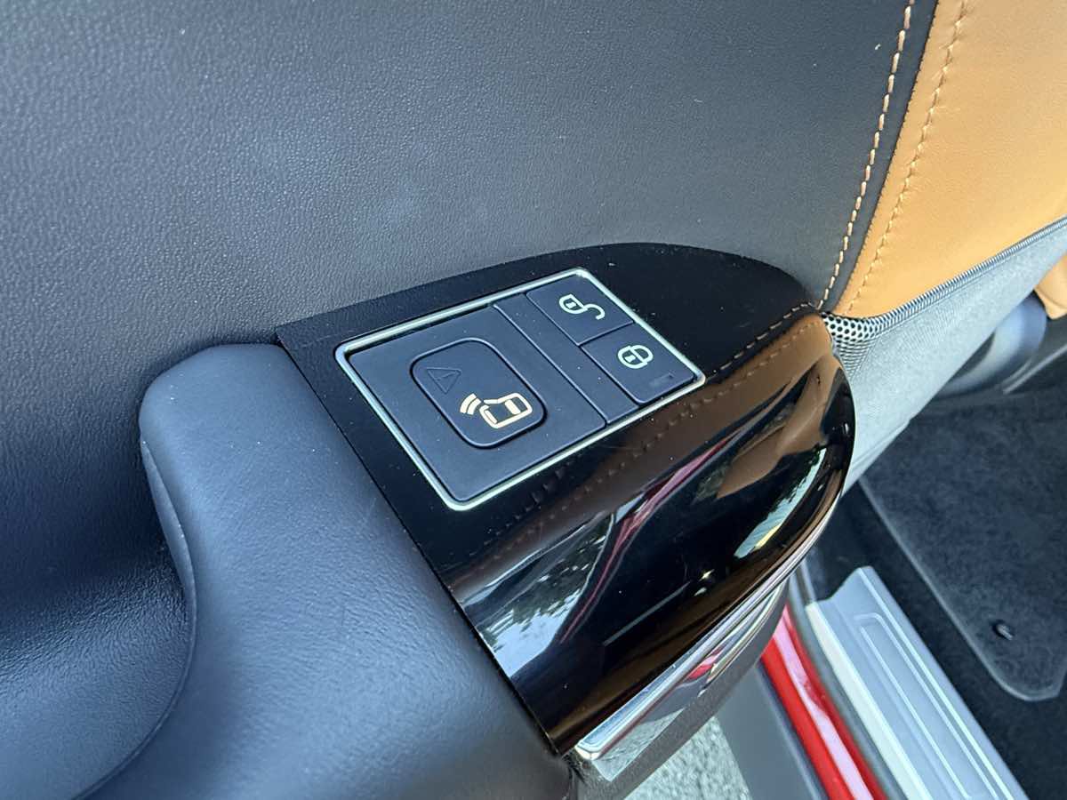 Used 2019 Land Rover Range Rover Sport Supercharged AWD/4WD image 16