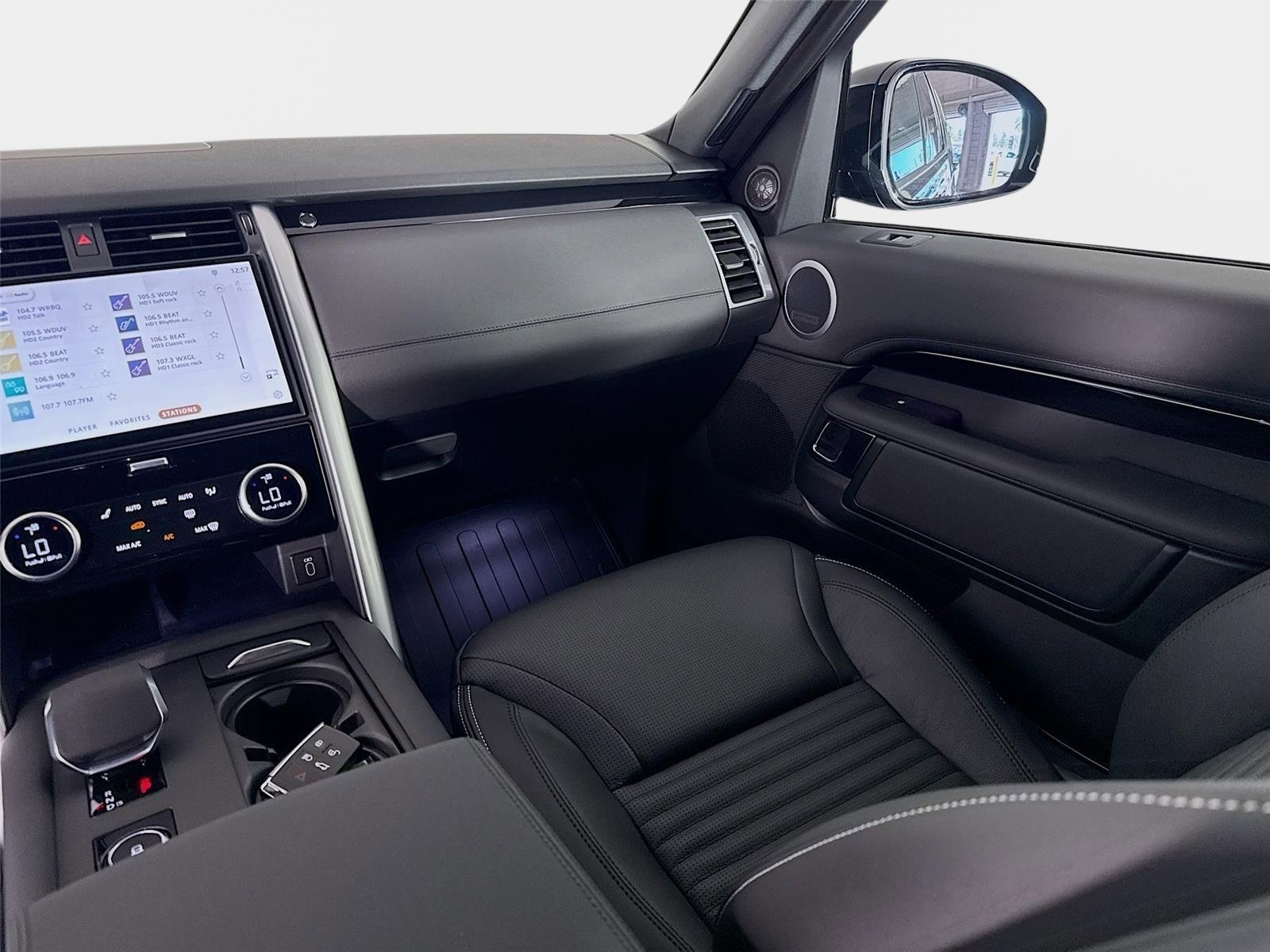 New 2026 Land Rover Discovery S AWD/4WD image 26