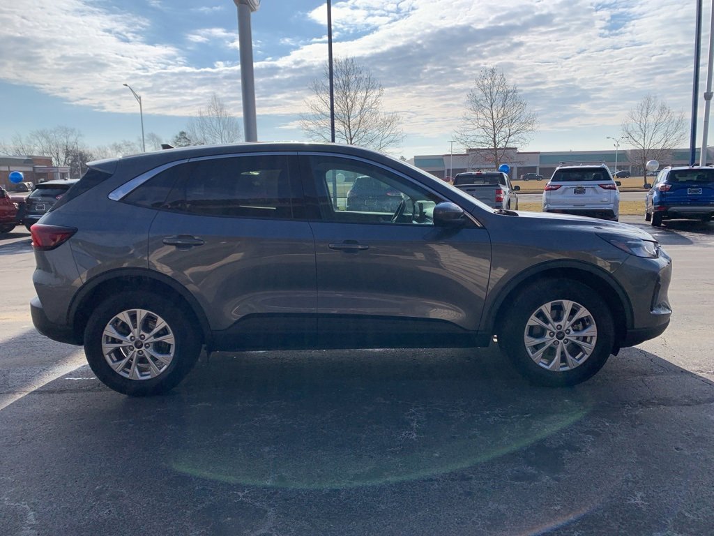 Used 2023 Ford Escape Active w/ Tech Pack #2 image 2