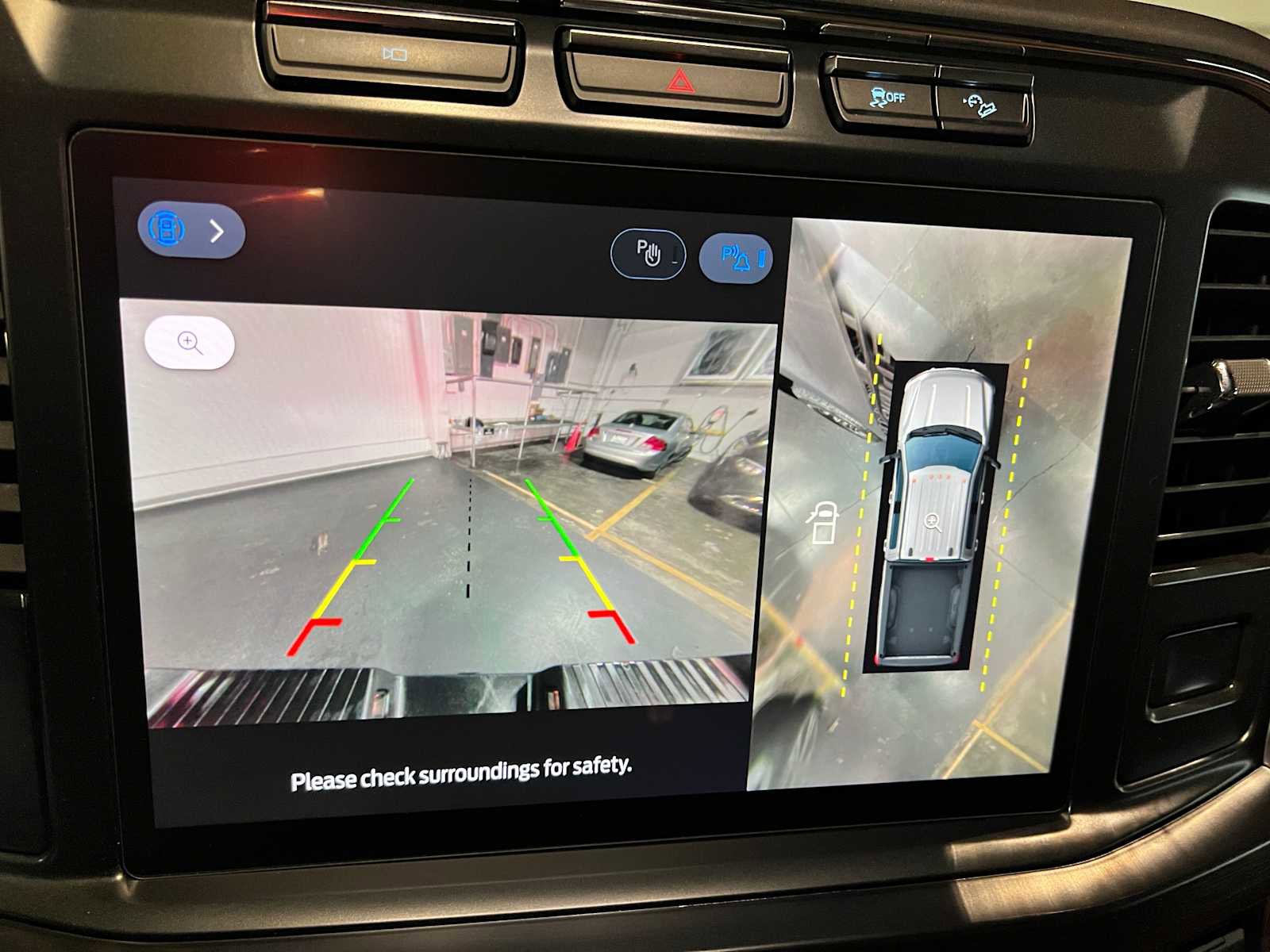 Used 2024 Ford F350 Lariat w/ Sport Appearance Package image 38