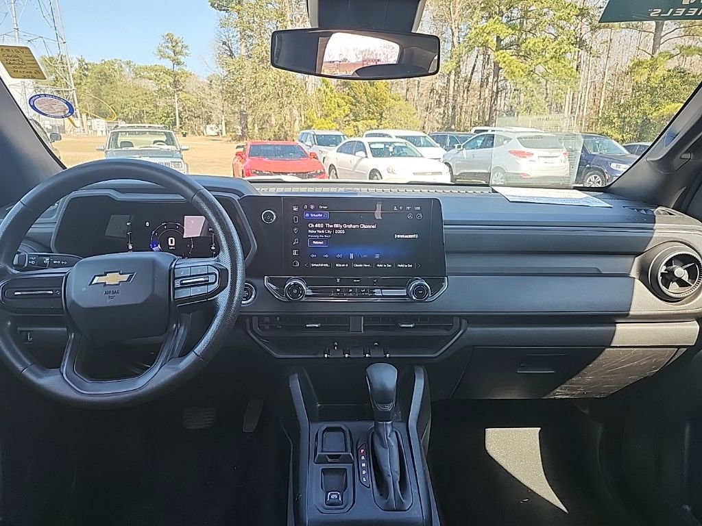 Used 2023 Chevrolet Colorado W/T image 3