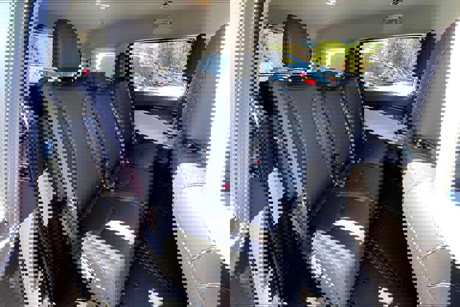 Used 2024 Kia Carnival LX image 26