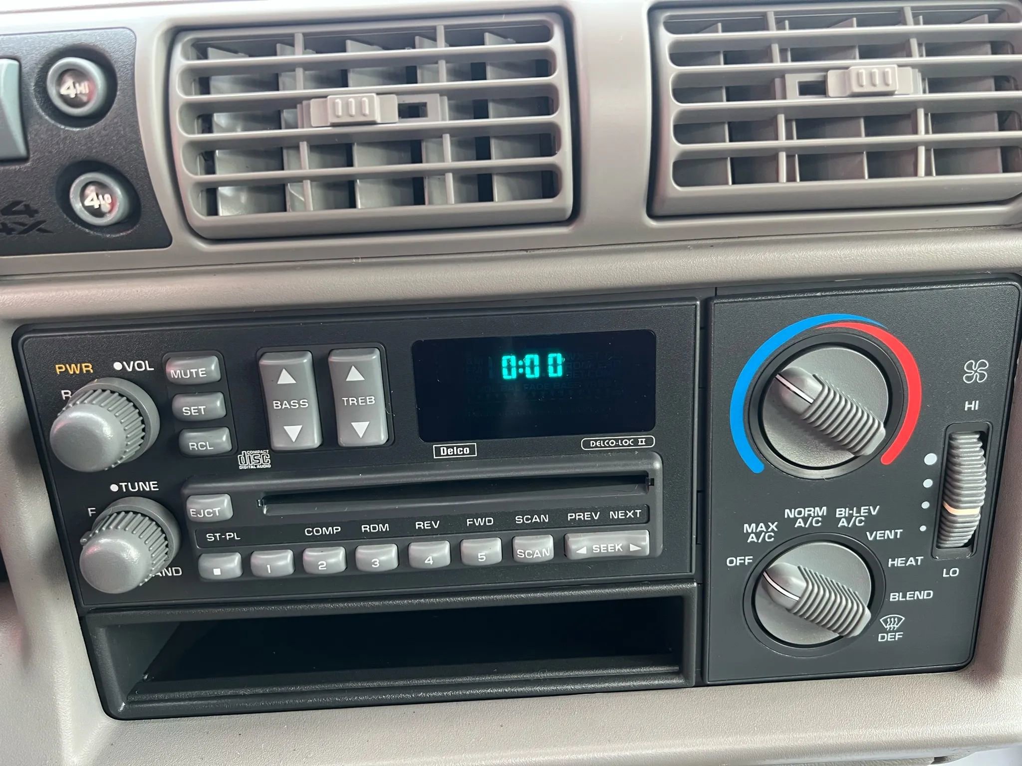 Used 1995 GMC Sonoma SLS image 16