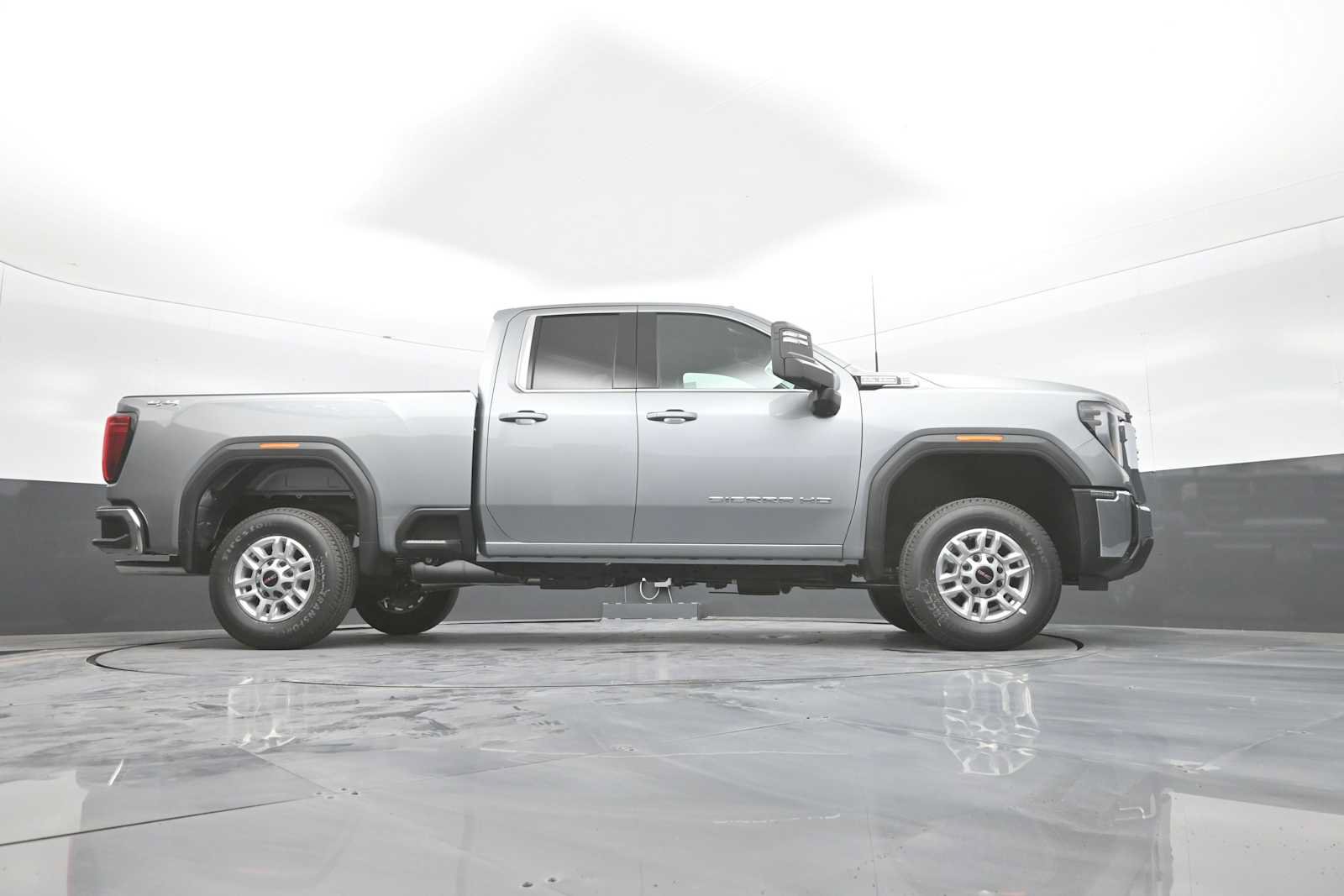 New 2026 GMC Sierra 2500 SLE w/ Preferred Package AWD/4WD image 43