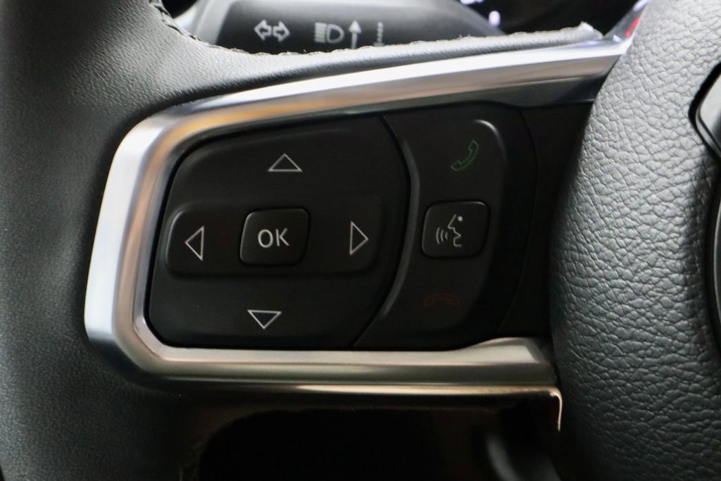 Used 2025 Jeep Wrangler Unlimited Sahara image 25