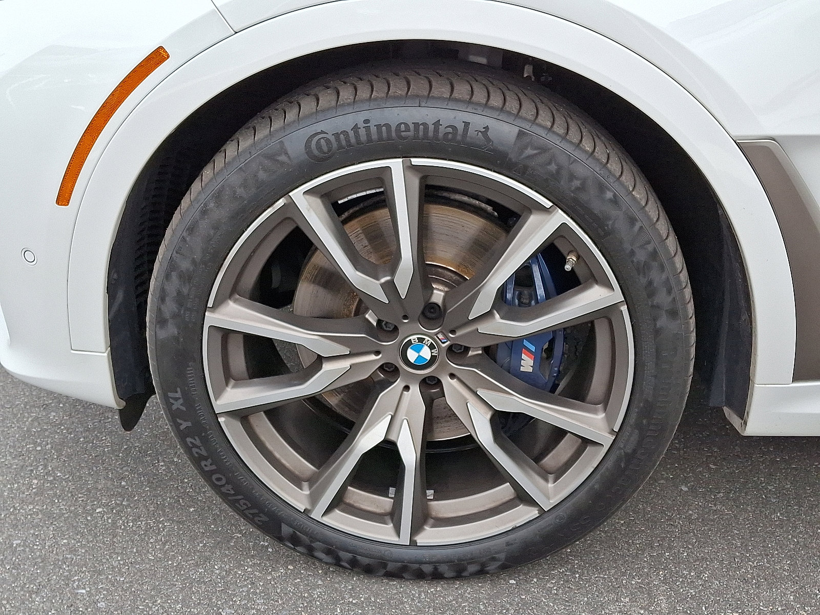 Used 2021 BMW X7 M50i w/ Dynamic Handling Package image 28